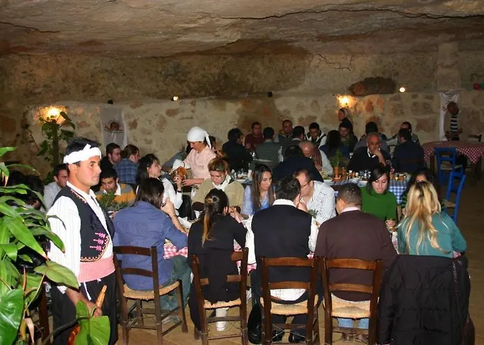 Nitovikla & Restaurant In A Cave An Authentic Local Experience ! Pensjonat Komi Kebir