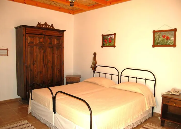 Nitovikla & Restaurant In A Cave An Authentic Local Experience ! Komi Kebir