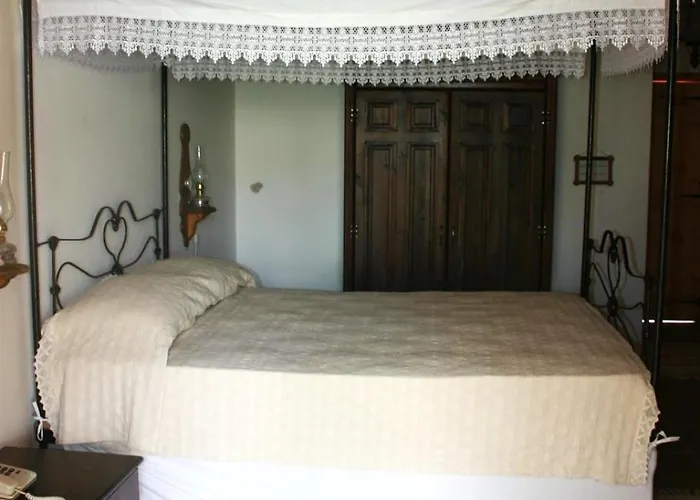 Nitovikla & Restaurant In A Cave An Authentic Local Experience !