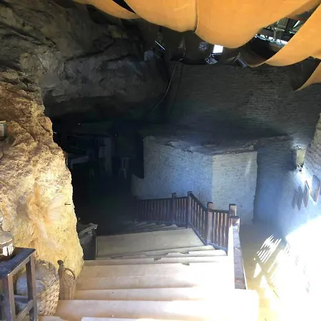 Гостевой дом Nitovikla & Restaurant In A Cave An Authentic Local Experience ! Komi Kebir