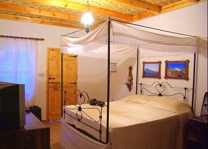 Nitovikla & Restaurant In A Cave An Authentic Local Experience ! 3*