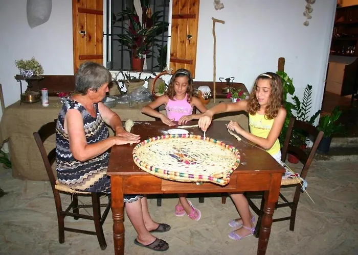 Nitovikla & Restaurant In A Cave An Authentic Local Experience ! Komi Kebir