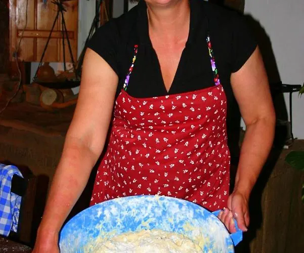 Penzion Nitovikla & Restaurant In A Cave An Authentic Local Experience ! Komi Kebir