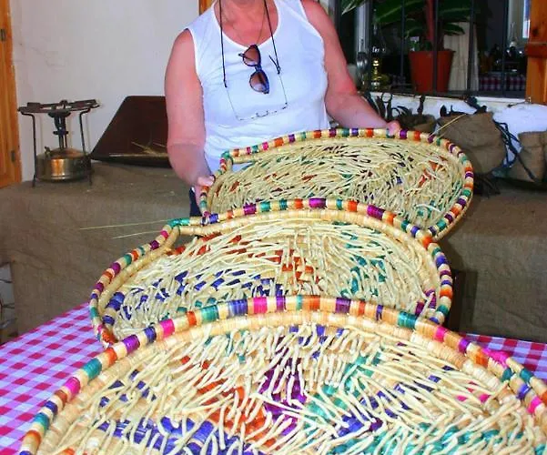 Penzion Nitovikla & Restaurant In A Cave An Authentic Local Experience ! Komi Kebir