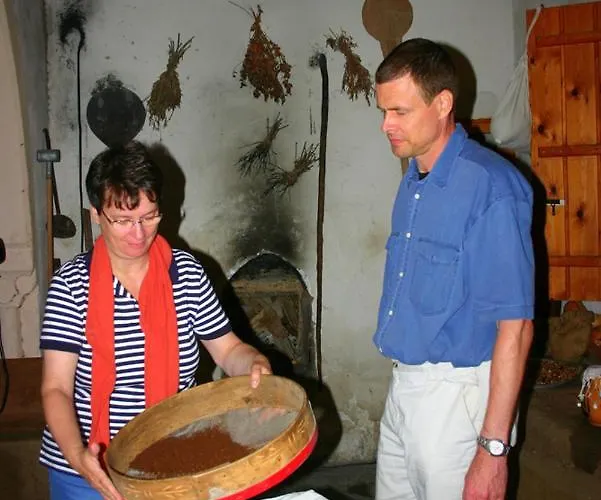 Nitovikla & Restaurant In A Cave An Authentic Local Experience ! Penzion 3*