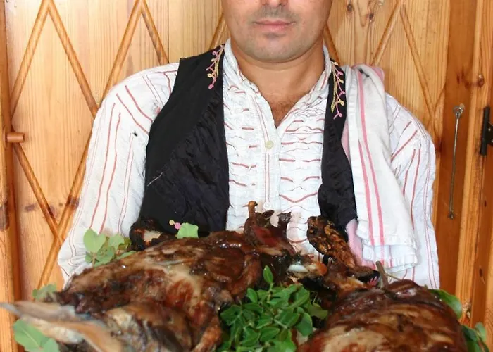 Penzion Nitovikla & Restaurant In A Cave An Authentic Local Experience ! Komi Kebir